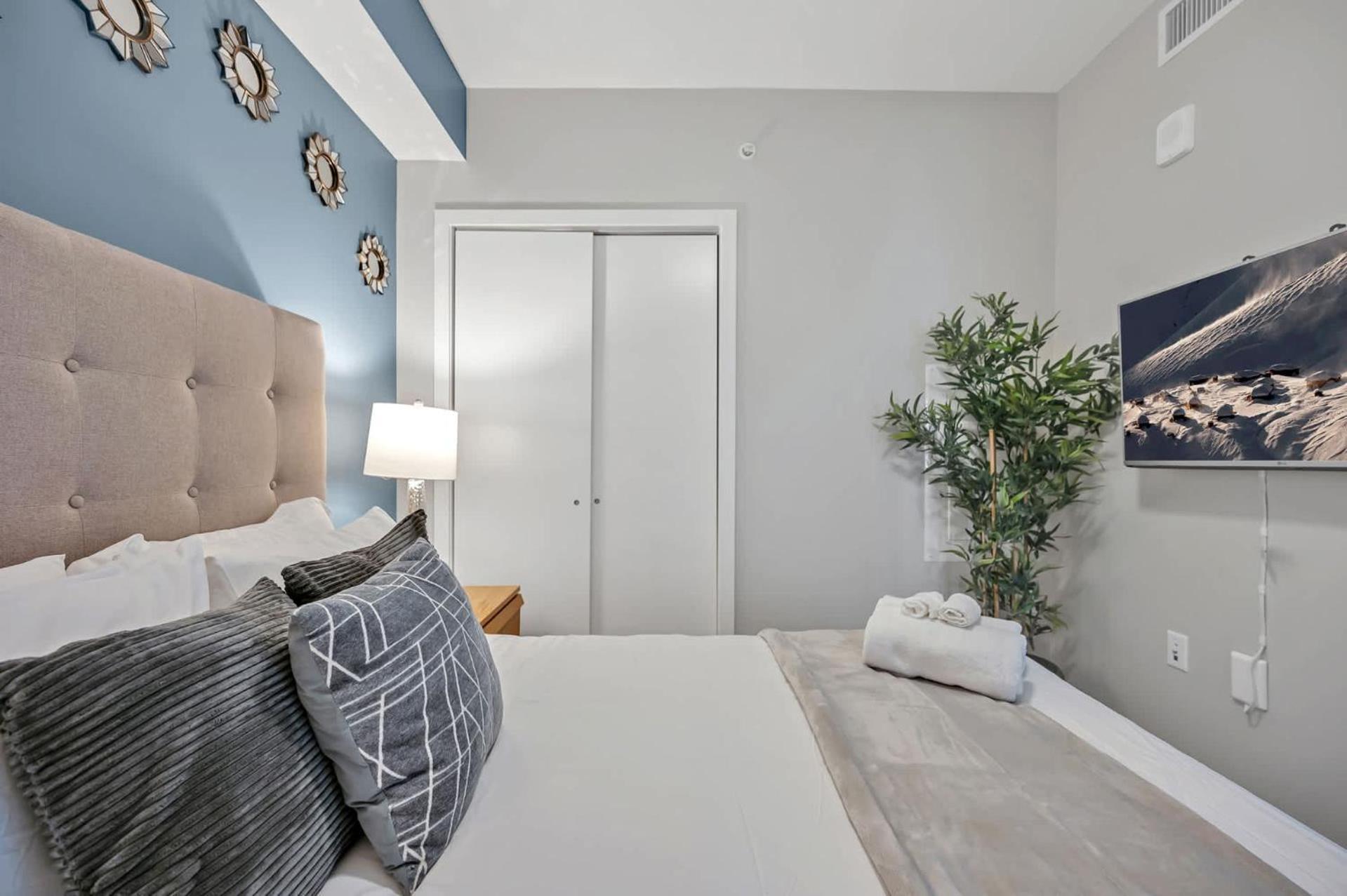 High-Rise Apt Raleigh Free Parking & Sunset View 1 Exterior photo