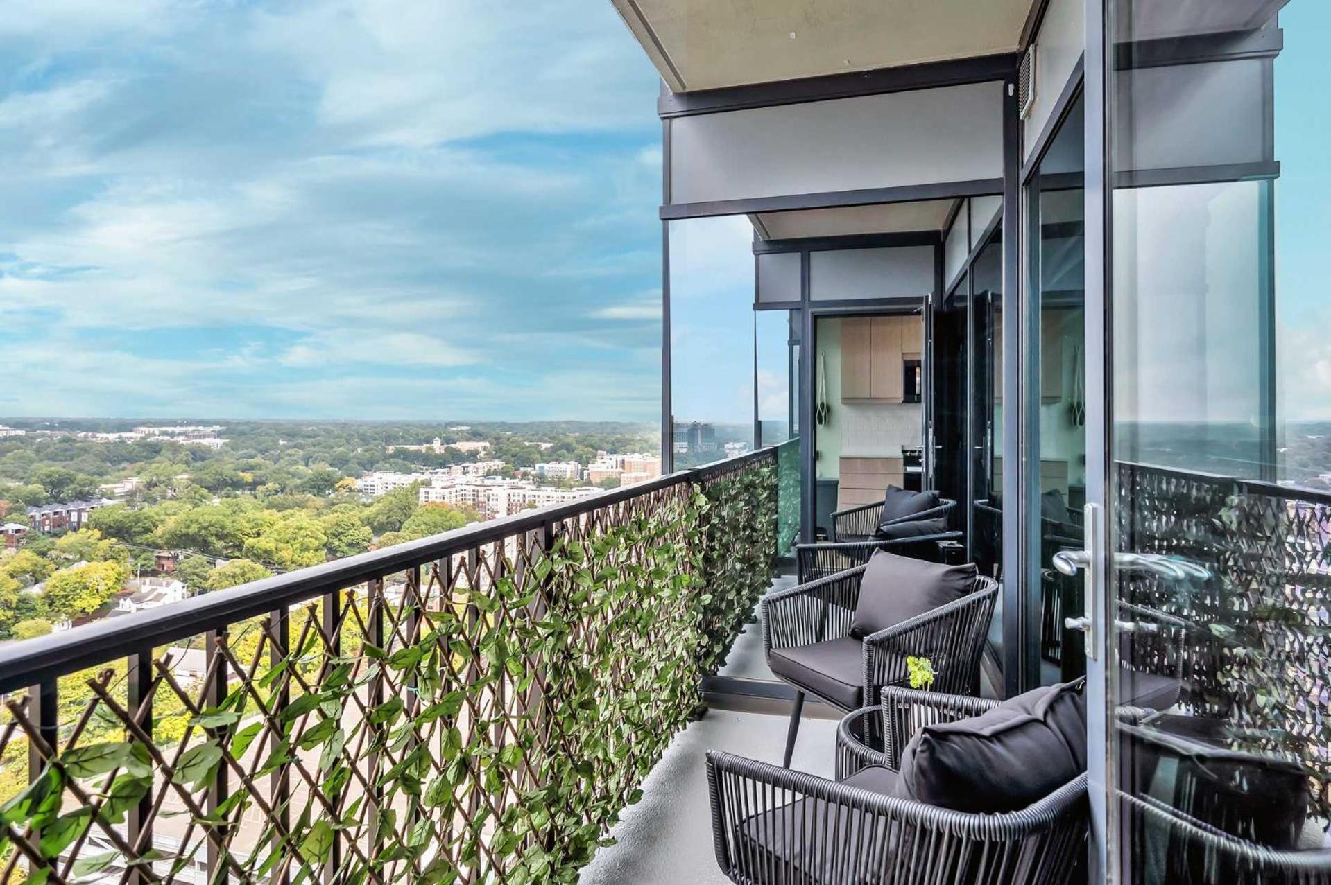 High-Rise Apt Raleigh Free Parking & Sunset View 1 Exterior photo