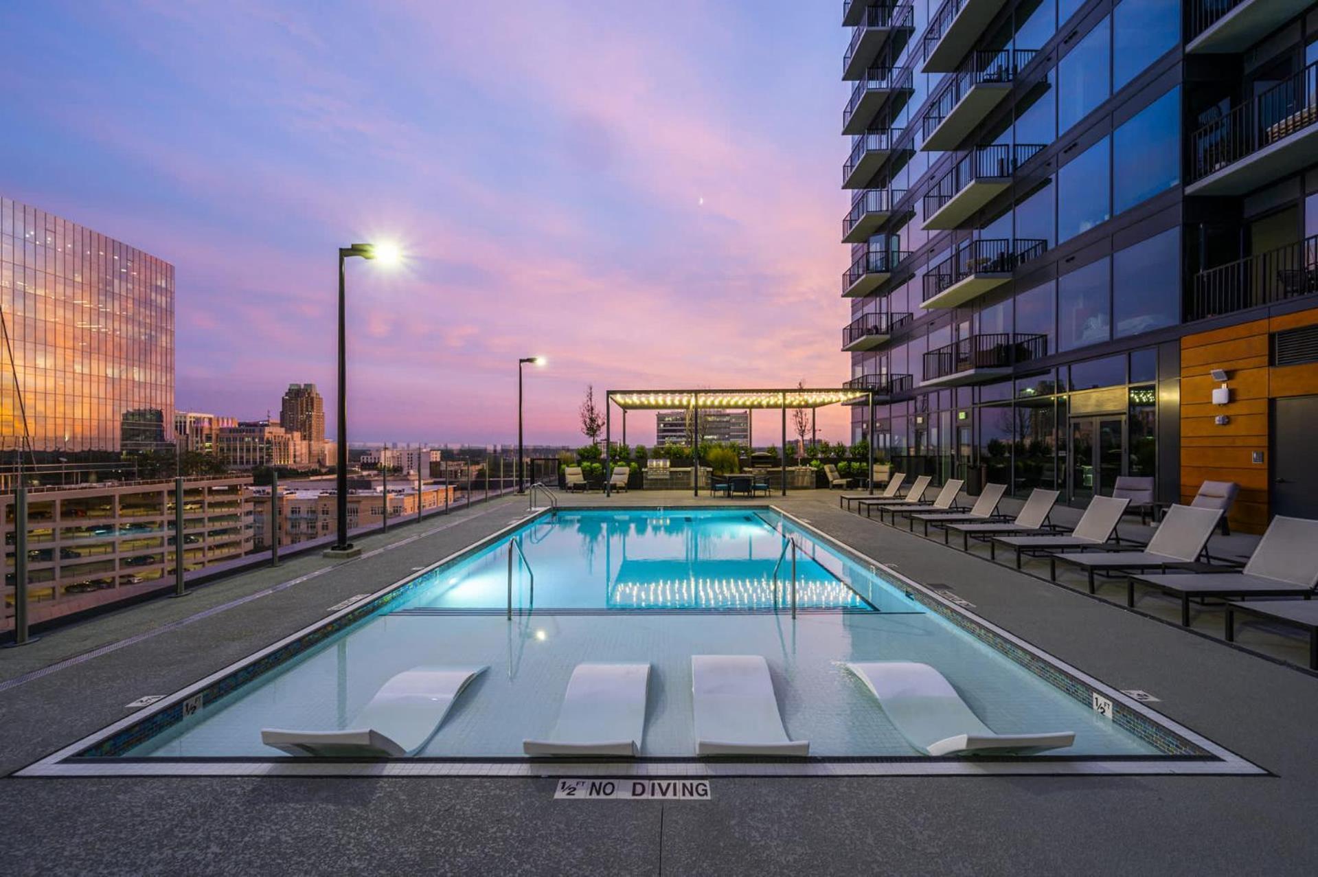 High-Rise Apt Raleigh Free Parking & Sunset View 1 Exterior photo